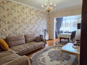 Satılır 3 otaqlı 90 m2 köhnə tikili Yasamal r.