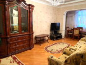 Satılır 3 otaqlı 90 m2 köhnə tikili Həzi Aslanov m.