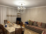 Satılır 3 otaqlı 90 m2 köhnə tikili Xalqlar Dostluğu m.