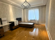 Satılır 3 otaqlı 92 m2 köhnə tikili Yasamal parkı