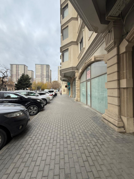 Satılır 1 otaqlı 100 m2 obyekt 28 May m.