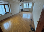 Satılır 2 otaqlı 75 m2 köhnə tikili Xətai r.