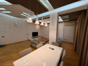 Satılır 3 otaqlı 120 m2 yeni tikili İnşaatçılar m.