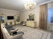 Satılır 5 otaqlı 180 m2 həyət evi Neftçilər m.