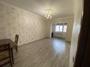 Satılır 2 otaqlı 70 m2 köhnə tikili Ayna Sultanova heykəli