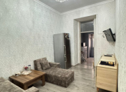 Satılır 3 otaqlı 50 m2 köhnə tikili Sahil m.