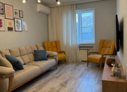 Satılır 2 otaqlı 65 m2 köhnə tikili Yasamal r.