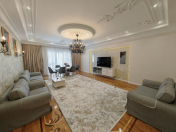 Satılır 4 otaqlı 220 m2 yeni tikili 28 May m.