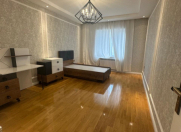 Satılır 3 otaqlı 98 m2 köhnə tikili Yasamal r.