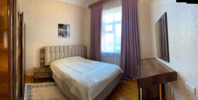 Satılır 9 otaqlı 320 m2 villa 6 mkr