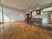 Satılır 3 otaqlı 120 m2 yeni tikili İnşaatçılar m.
