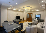 Satılır 4 otaqlı 172 m2 yeni tikili 8 Noyabr m.