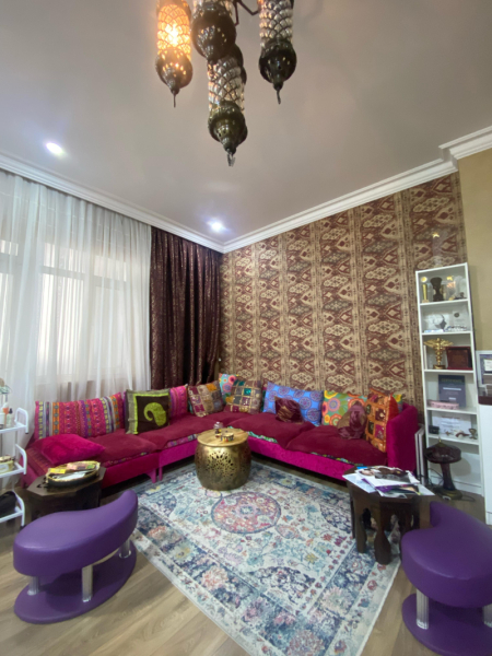 Satılır 4 otaqlı 157 m2 yeni tikili İnşaatçılar m.