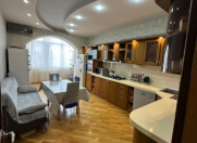 Satılır 4 otaqlı 172 m2 yeni tikili 8 Noyabr m.