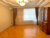 Satılır 2 otaqlı 110 m2 yeni tikili 8 Noyabr m.