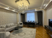 Satılır 4 otaqlı 172 m2 yeni tikili 8 Noyabr m.