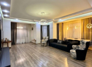 Satılır 4 otaqlı 240 m2 yeni tikili 28 May m.