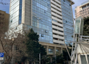 Satılır 3 otaqlı 122 m2 köhnə tikili Sahil m.