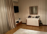 Satılır 4 otaqlı 190 m2 yeni tikili 28 May m.