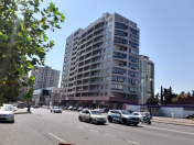 Satılır 4 otaqlı 155 m2 yeni tikili Gənclik m.