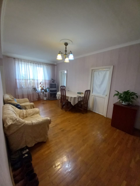 Satılır 4 otaqlı 120 m2 yeni tikili Xalqlar Dostluğu m.