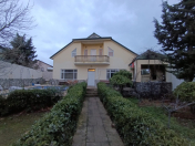 Satılır 6 otaqlı 197 m2 villa Şüvəlan Park ticarət mərkəzi