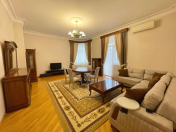 Satılır 3 otaqlı 145 m2 yeni tikili 28 May m.