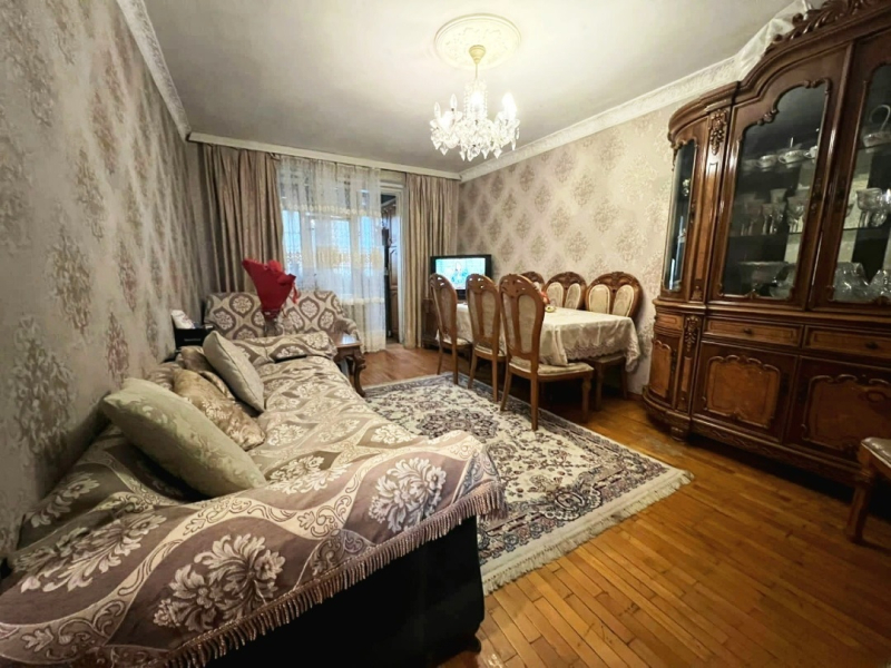 Satılır 3 otaqlı 65 m2 köhnə tikili Gənclik m.