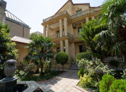 Satılır 9 otaqlı 600 m2 villa Bakıxanov