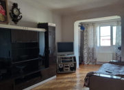 Satılır 3 otaqlı 90 m2 köhnə tikili Xalqlar Dostluğu m.