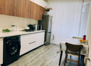 Satılır 3 otaqlı 96 m2 köhnə tikili Yasamal r.