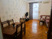 Satılır 3 otaqlı 93 m2 köhnə tikili 28 May m.