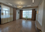 Satılır 3 otaqlı 118 m2 yeni tikili 28 May m.