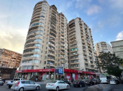 Satılır 3 otaqlı 130 m2 yeni tikili Gənclik m.