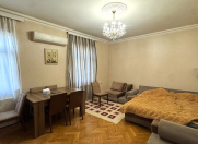 Satılır 3 otaqlı 90 m2 köhnə tikili Nəriman Nərimanov m.
