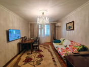Satılır 3 otaqlı 80 m2 köhnə tikili Gənclik m.