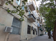 Satılır 2 otaqlı 65 m2 köhnə tikili İçəri Şəhər m.