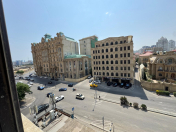 Satılır 4 otaqlı 170 m2 yeni tikili Tibb Universiteti