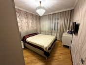 Satılır 3 otaqlı 87 m2 köhnə tikili Tibb Universiteti