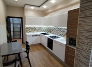 Satılır 3 otaqlı 129 m2 yeni tikili Şah İsmayıl Xətai m.