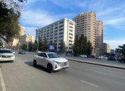 Satılır 2 otaqlı 65 m2 köhnə tikili Yasamal r.