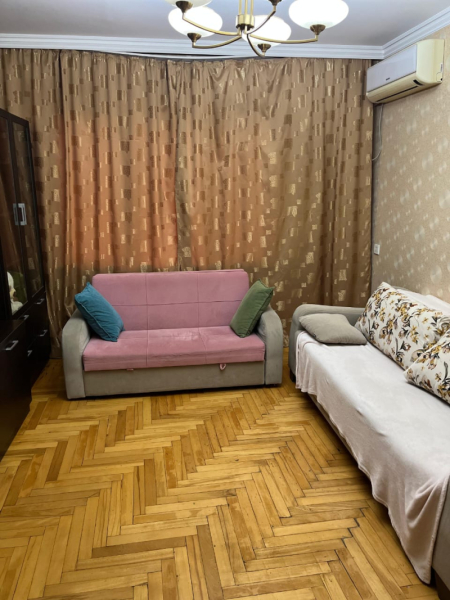 İcarəyə verilir 3 otaqlı 70 m2 köhnə tikili Xalqlar Dostluğu m.