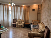 Satılır 2 otaqlı 90 m2 yeni tikili Memar Əcəmi m.