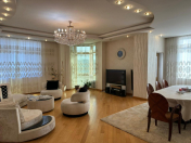 İcarəyə verilir 4 otaqlı 144 m2 yeni tikili Gənclik m.