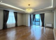 Satılır 3 otaqlı 128 m2 yeni tikili 28 May m.