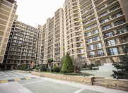 Satılır 4 otaqlı 200 m2 yeni tikili Gənclik m.