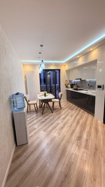 Satılır 3 otaqlı 80 m2 yeni tikili Y.Günəşli