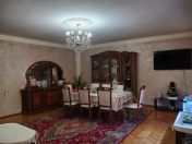 Satılır 4 otaqlı 110 m2 köhnə tikili 8 mkr