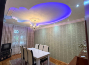 Satılır 3 otaqlı 90 m2 köhnə tikili Azadlıq prospekti m.