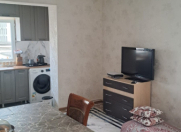 Satılır 2 otaqlı 45 m2 köhnə tikili Bakıxanov